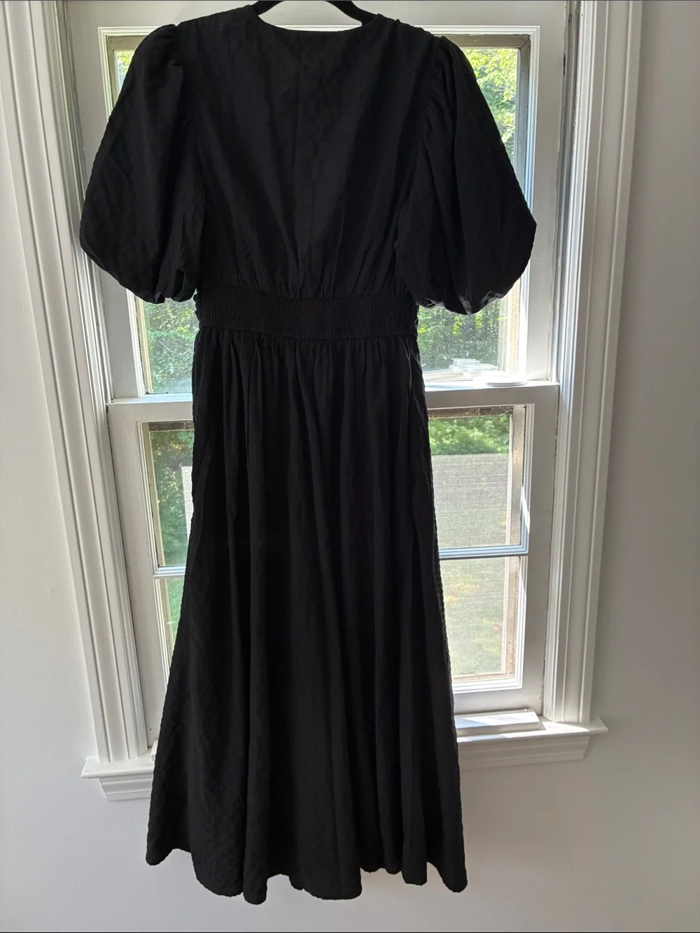 Abercrombie & Fitch Black Puff-Sleeve Maxi Dress with Waist Keyhole